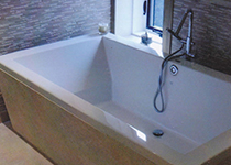 Salle de bain et douche en céramique et marbre